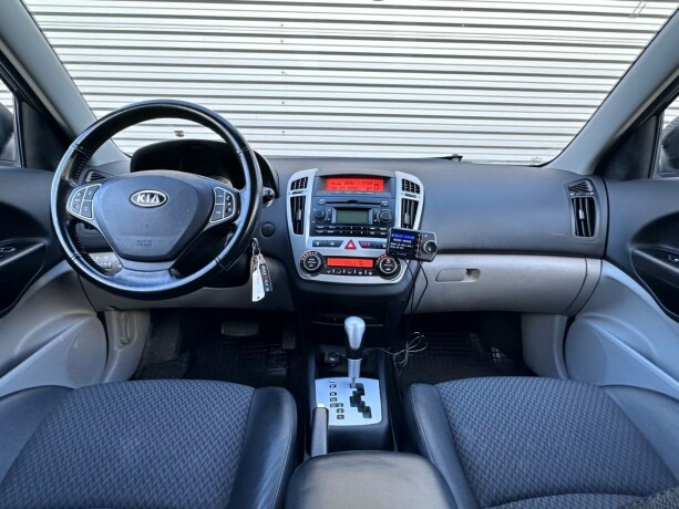 kia-ceed-bensin-2008-big-13