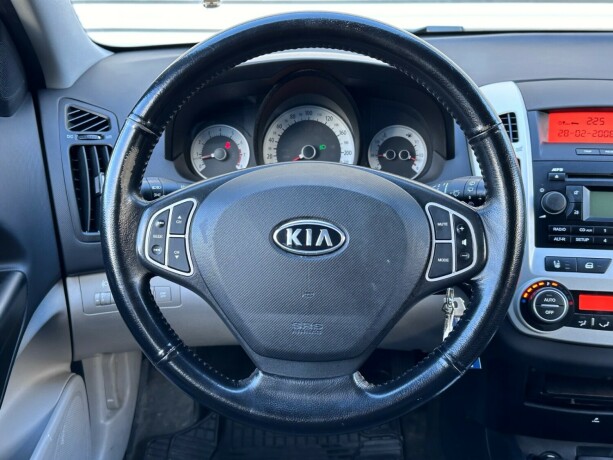 kia-ceed-bensin-2008-big-15