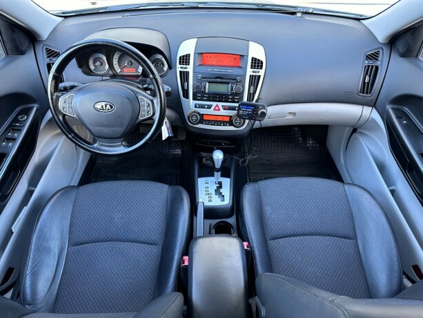 kia-ceed-bensin-2008-big-12