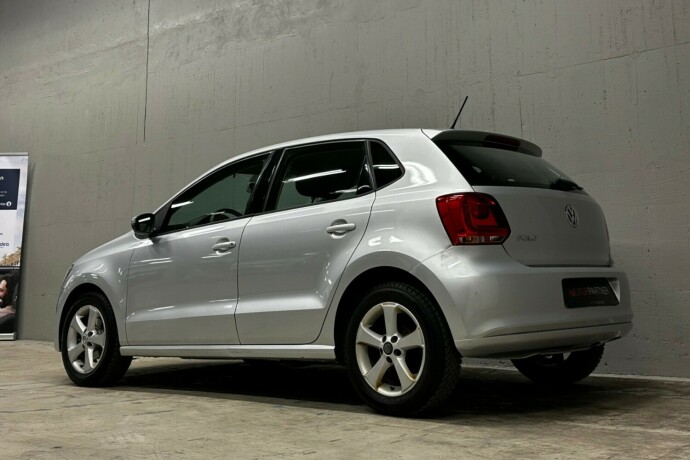 volkswagen-polo-bensin-2010-big-5