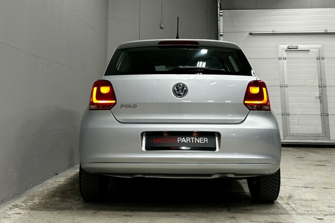 volkswagen-polo-bensin-2010-big-6