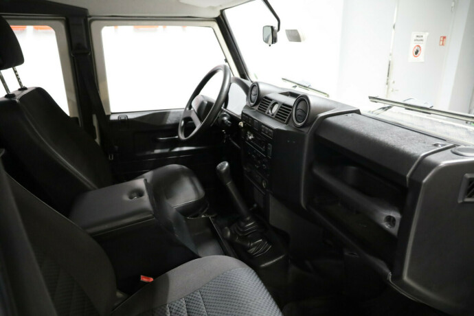 land-rover-defender-diesel-2008-big-9