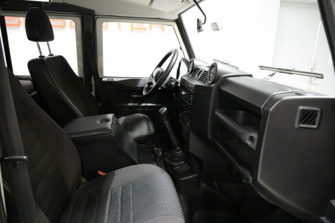 land-rover-defender-diesel-2008-big-8