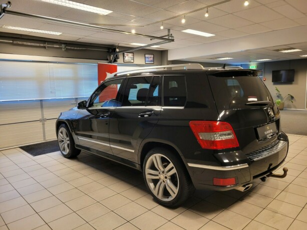 mercedes-benz-glk-diesel-2011-big-8