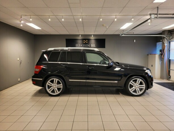 mercedes-benz-glk-diesel-2011-big-3