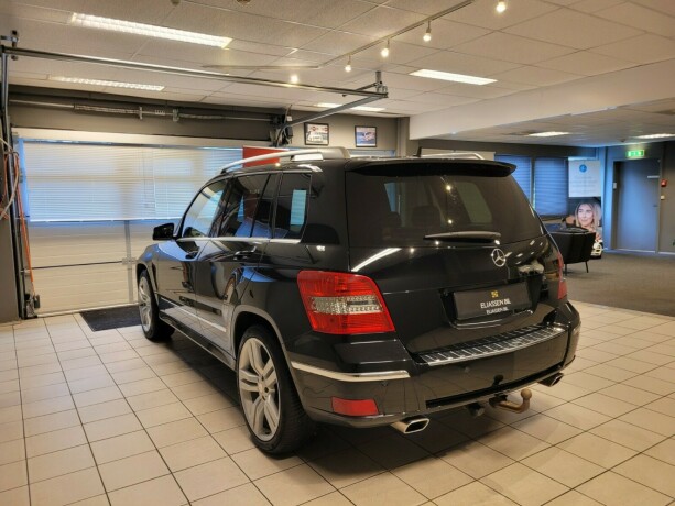 mercedes-benz-glk-diesel-2011-big-7