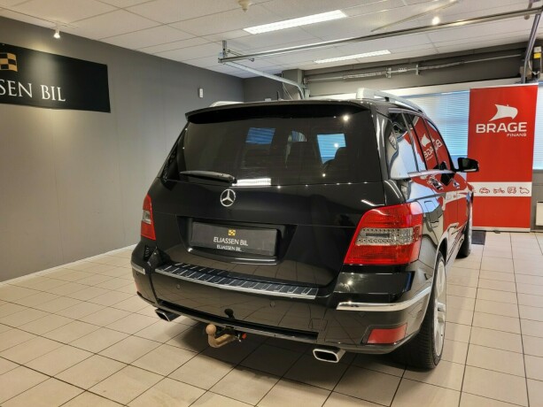 mercedes-benz-glk-diesel-2011-big-6