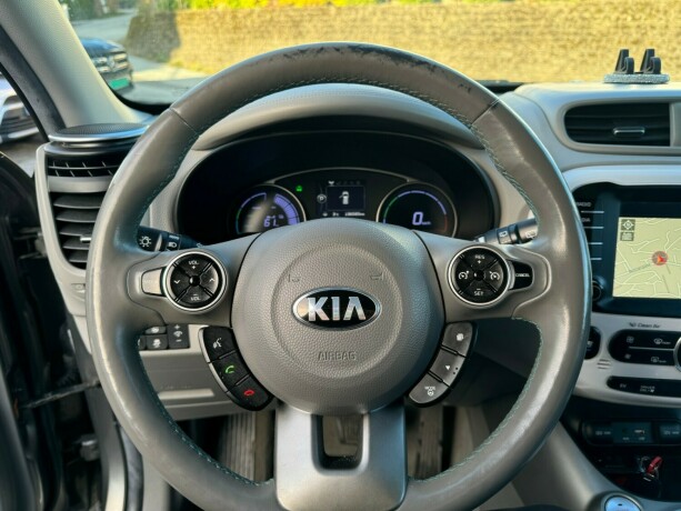 kia-soul-elektrisitet-2015-big-10