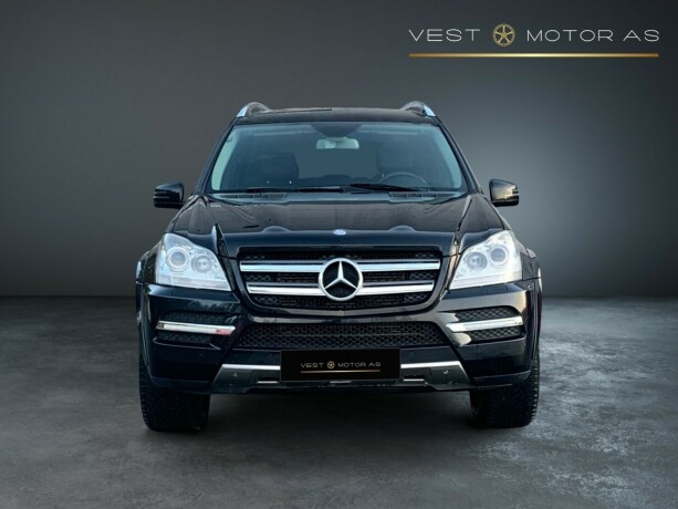 mercedes-benz-gl-diesel-2012-big-1