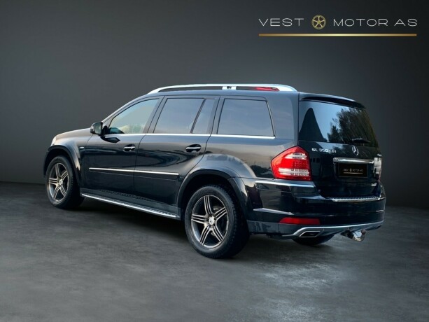 mercedes-benz-gl-diesel-2012-big-4