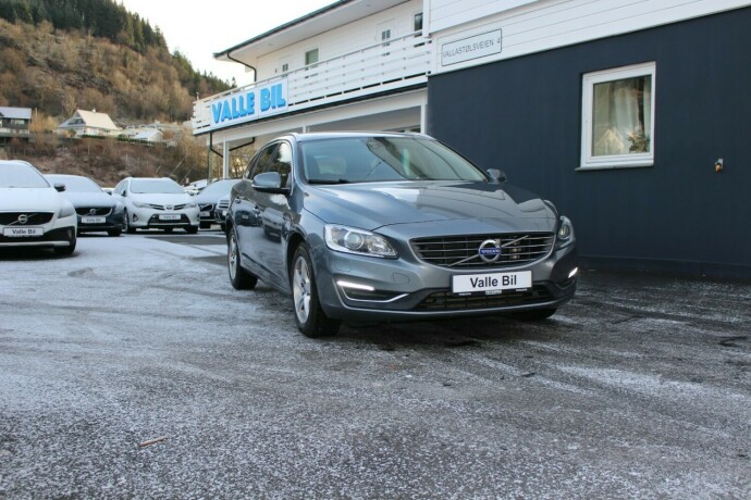 volvo-v60-diesel-2017-big-0