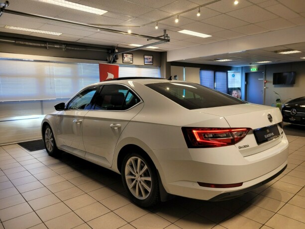 skoda-superb-diesel-2016-big-8