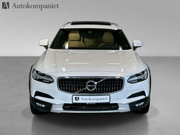 volvo-v90-cross-country-diesel-2017-big-1