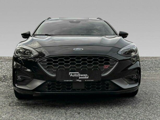 ford-focus-bensin-2020-big-4