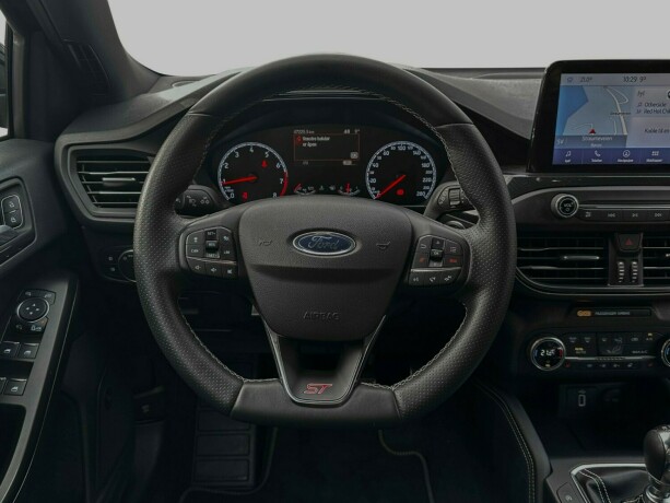 ford-focus-bensin-2020-big-54