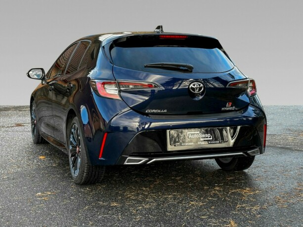 toyota-corolla-elektrisitetbensin-2023-big-14