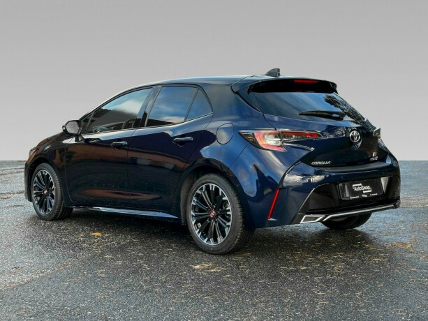 toyota-corolla-elektrisitetbensin-2023-big-11