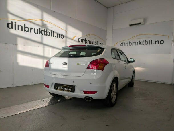 kia-ceed-bensin-2012-big-4