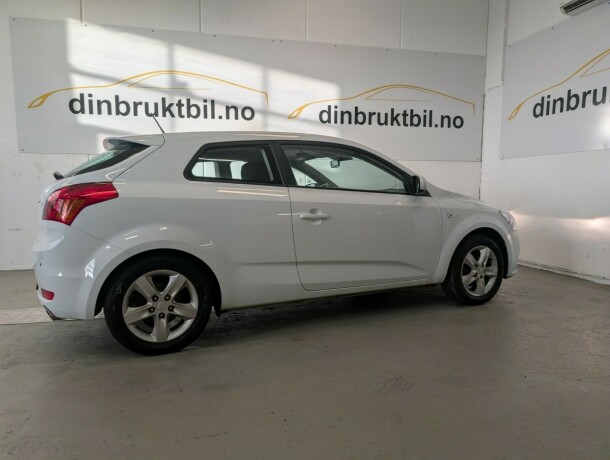 kia-ceed-bensin-2012-big-5