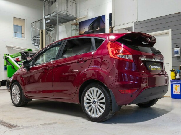 ford-fiesta-bensin-2009-big-2