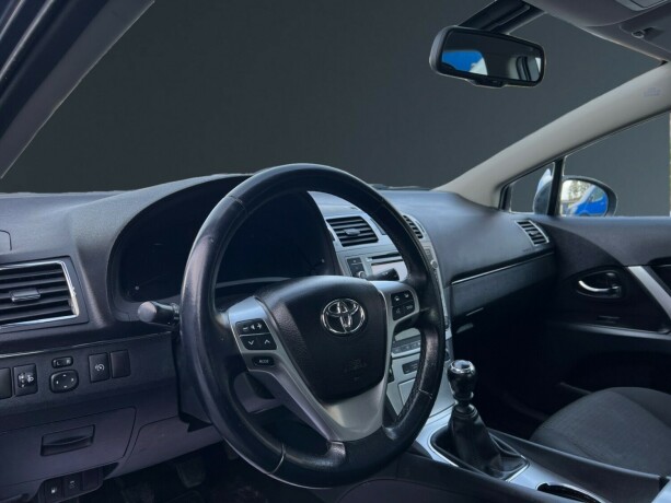 toyota-avensis-bensin-2012-big-9