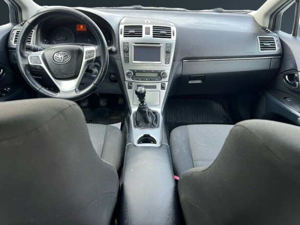 toyota-avensis-bensin-2012-big-13