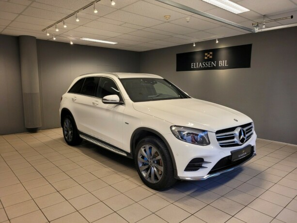 mercedes-benz-glc-elektrisitetbensin-2017-big-1