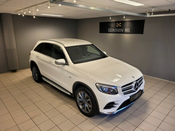 mercedes-benz-glc-elektrisitetbensin-2017-big-2