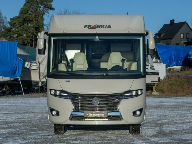 frankia-platin-8400gd-diesel-2019-big-1