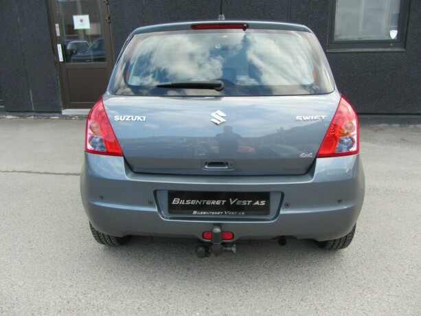 suzuki-swift-bensin-2010-big-5