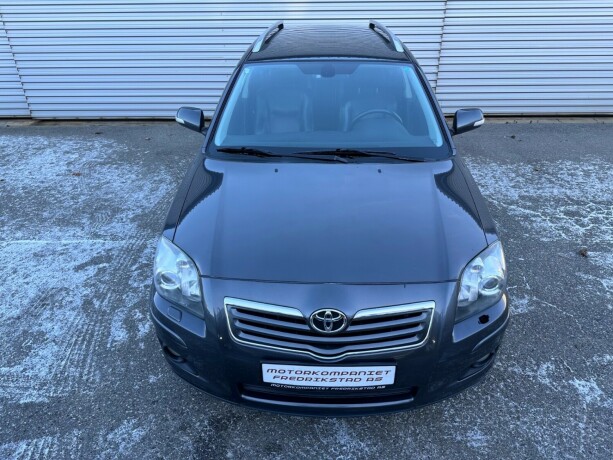 toyota-avensis-diesel-2007-big-9