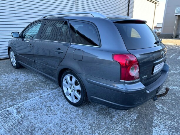 toyota-avensis-diesel-2007-big-2