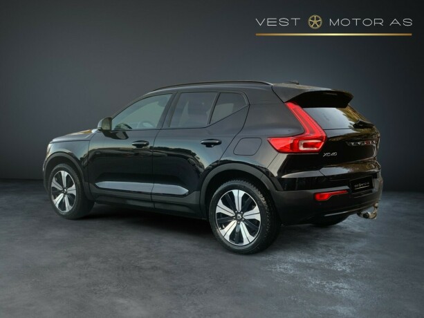 volvo-xc-40-elektrisitet-2023-big-4