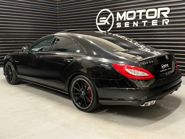 mercedes-benz-cls-bensin-2011-big-1