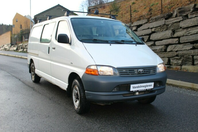 toyota-hiace-diesel-2006-big-0