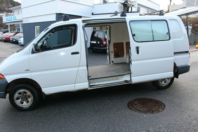 toyota-hiace-diesel-2006-big-8