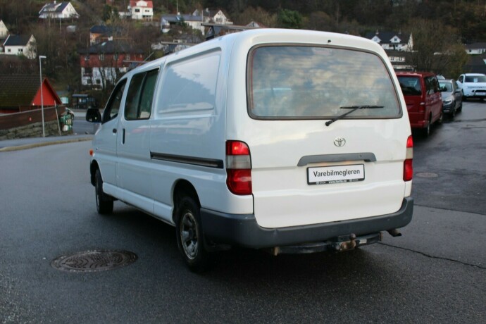 toyota-hiace-diesel-2006-big-4