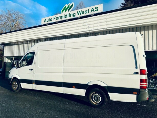 mercedes-benz-sprinter-diesel-2018-big-4