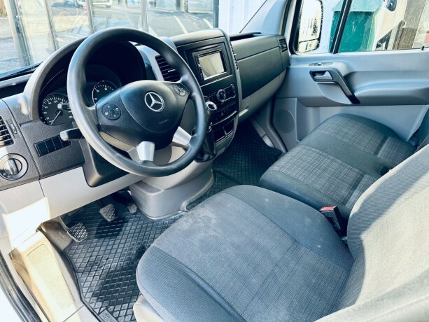 mercedes-benz-sprinter-diesel-2018-big-11