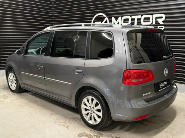 volkswagen-touran-diesel-2012-big-1