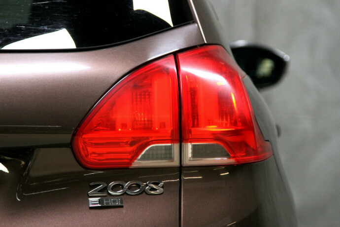 peugeot-2008-diesel-2013-big-22