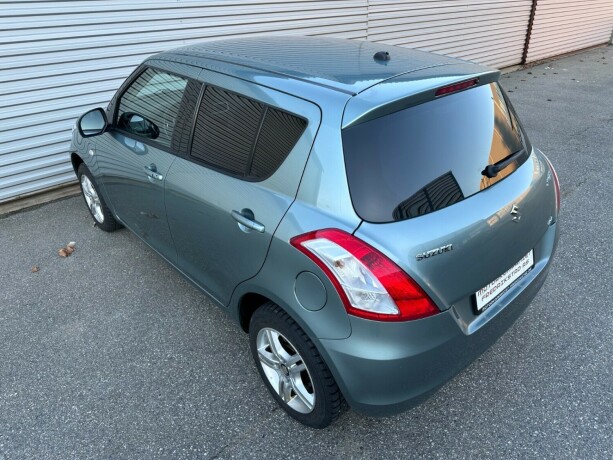 suzuki-swift-bensin-2011-big-6