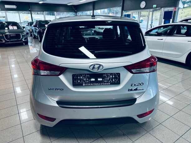 hyundai-ix20-bensin-2011-big-5