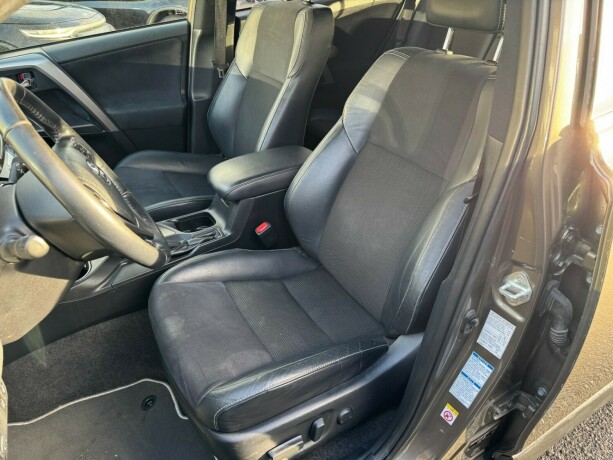 toyota-rav4-elektrisitetbensin-2018-big-8