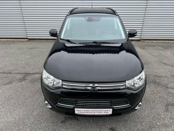 mitsubishi-outlander-elektrisitetbensin-2015-big-9