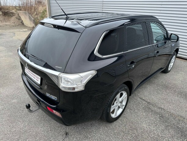 mitsubishi-outlander-elektrisitetbensin-2015-big-7