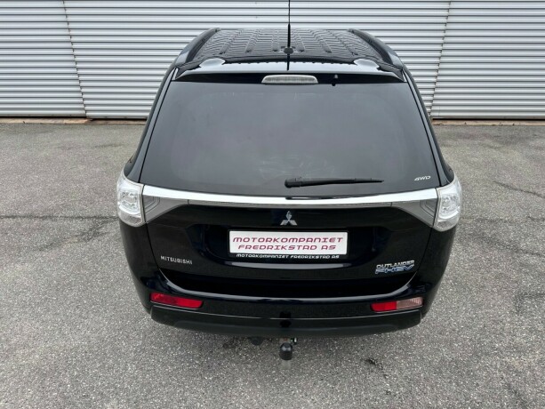 mitsubishi-outlander-elektrisitetbensin-2015-big-11