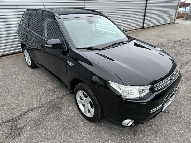 mitsubishi-outlander-elektrisitetbensin-2015-big-5