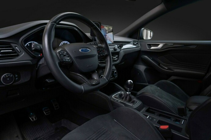 ford-focus-bensin-2020-big-38