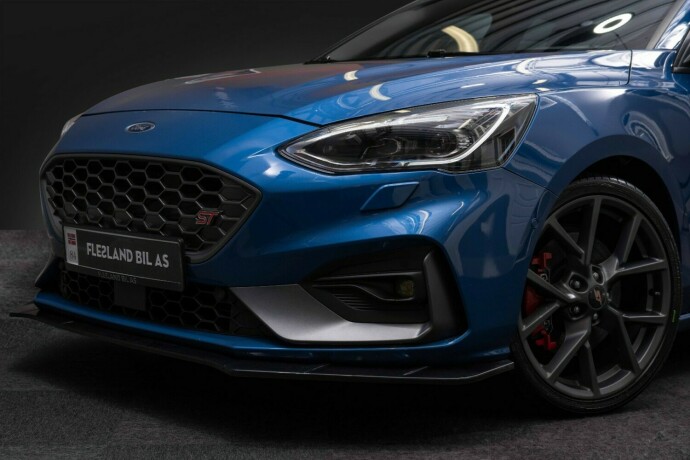 ford-focus-bensin-2020-big-1